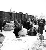 Sudetendeutsche aus Marienbad vor dem Transport nach Deutschland, Jaunar 1946.