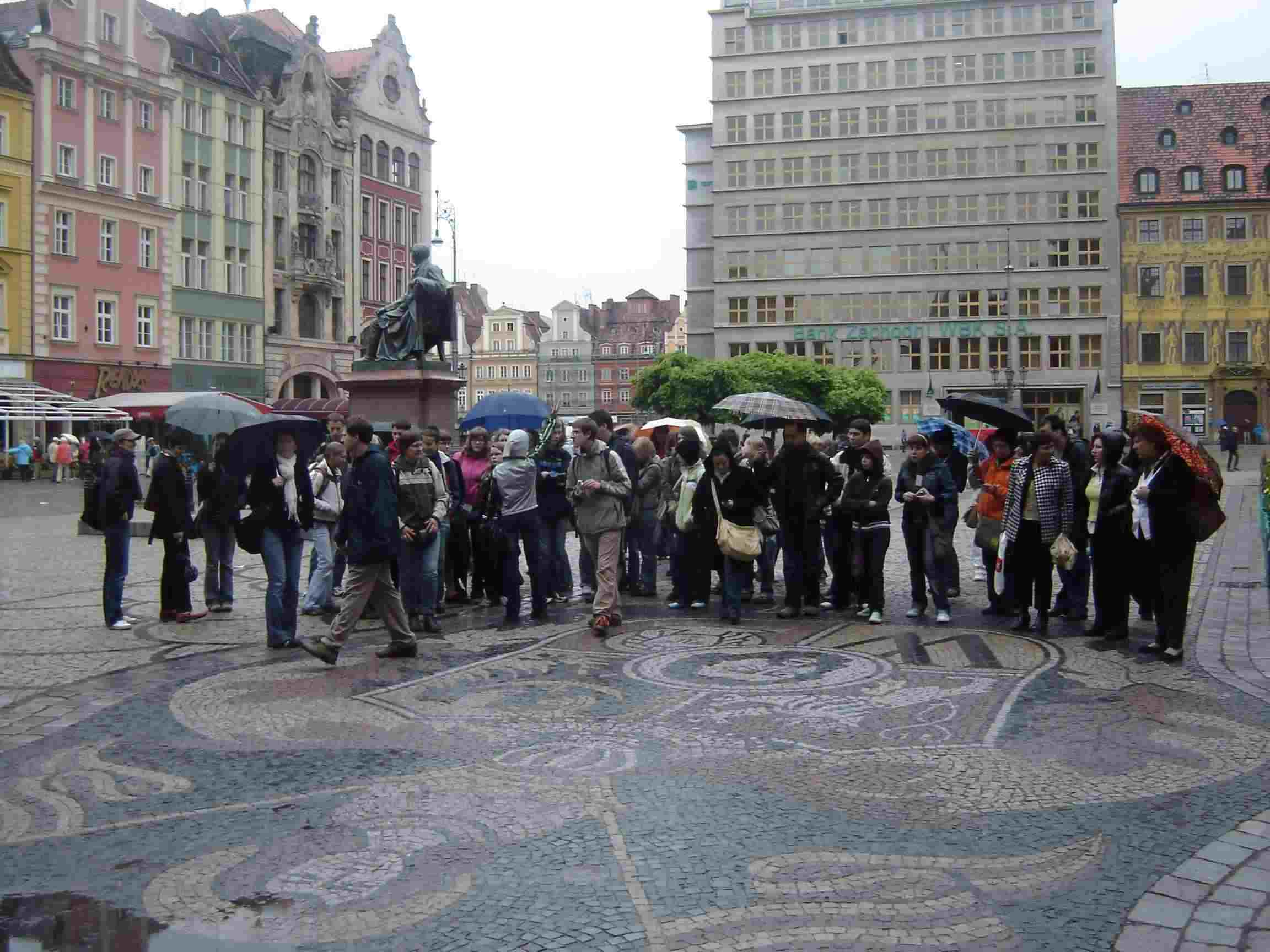  The whole group in Wretzlaw, standing on the cities crest.