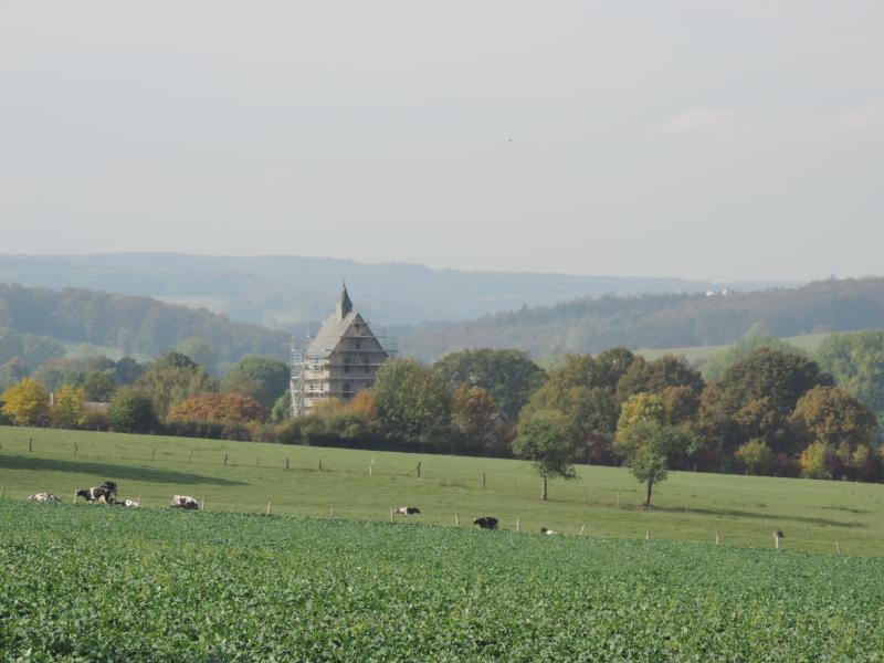 Der Turm der Pfarrkirche St. Peter und Paul besitzt eine große Raumwirkung.