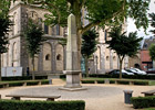 Der Obelisk vor dem Xantener Dom