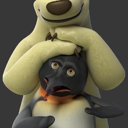 Eisbär Vladimir stützt sich auf Pinguin James, Kolibri Lucia hockt auf dem Kopf des Eisbären.