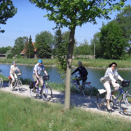 Radeln am Kanal