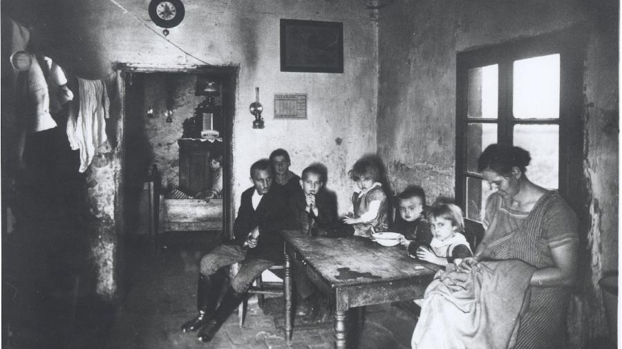 PrK¿cheArbeiterfamilie1920 16x9.jpg