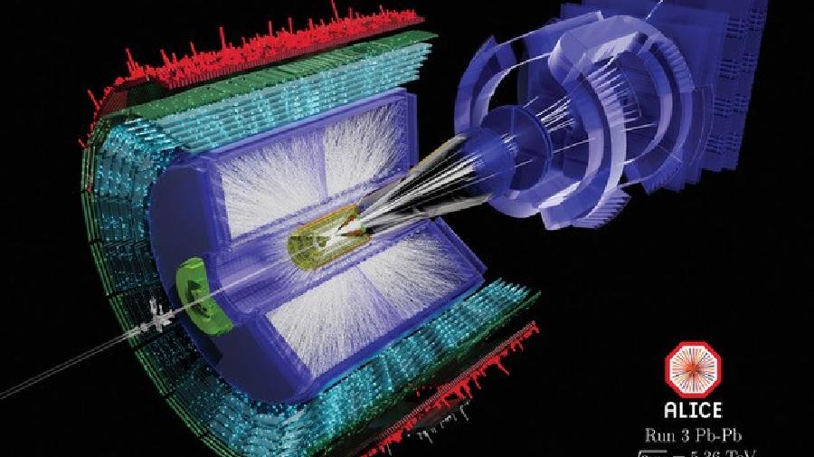 Eine farbige Darstellung der ALICE-Detektorkollision von Bleikernen bei 5,36 TeV im CERN.