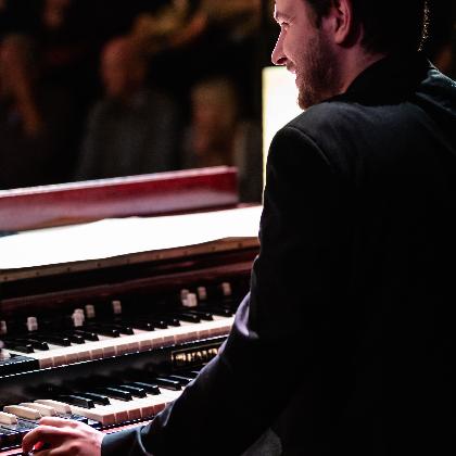 WDR Big Band feta. Simon Oslender