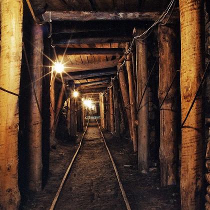Stündliche Führungen ins Besucherbergwerk