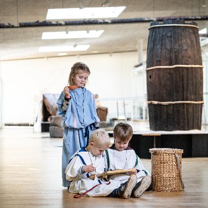 Im Schatten der Legion: Frauen und Kinder