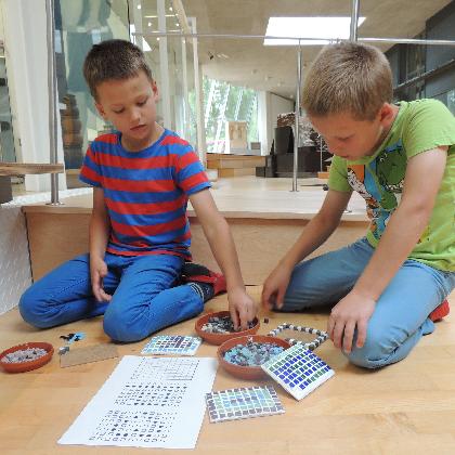 Mosaikwerkstatt: Die Kunst der bunten Steine