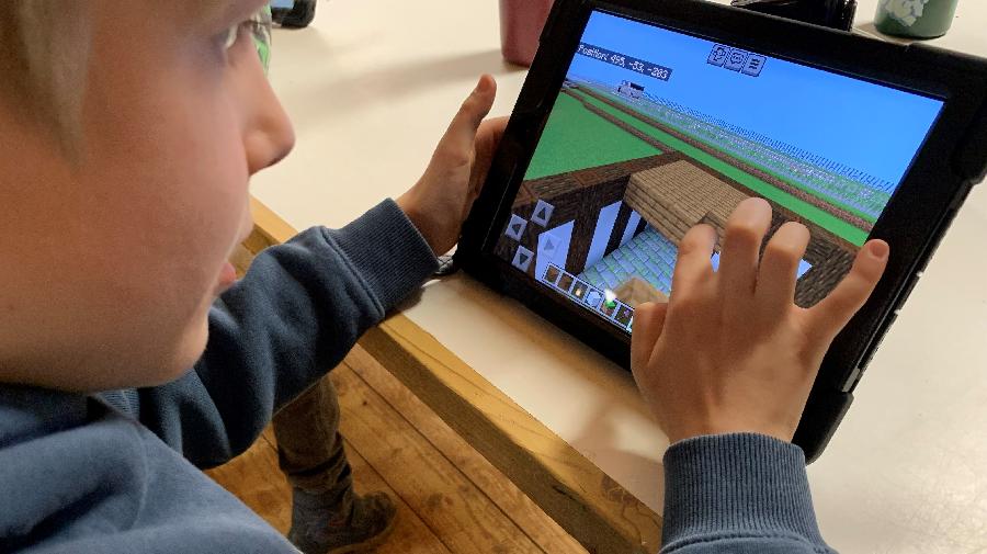 Minecraft_1 16x9.jpg