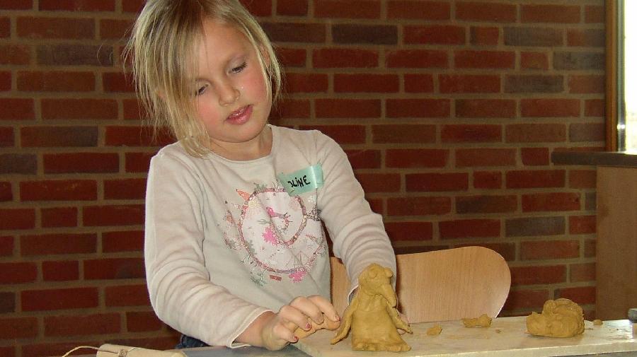 8.8._Gestalten mit Ton 16x9.jpg