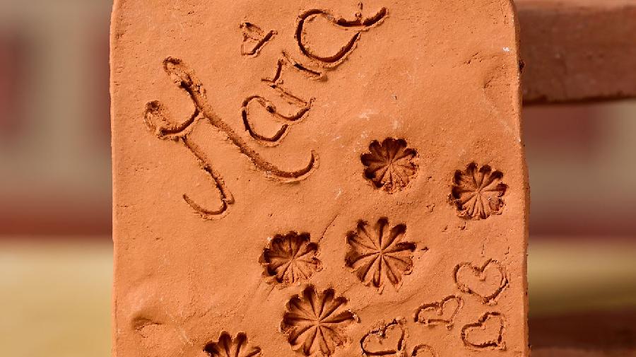 Botschaften aus Ton 16x9.jpg