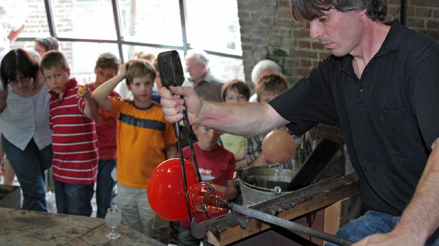 Kinderf¿hrung 2_1600x900.jpg