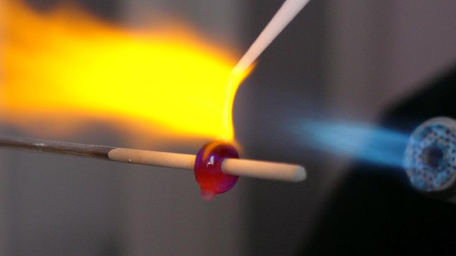 Perle wird gebrannt / Siemann