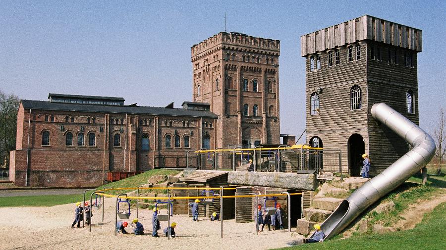 Knirps_Totale_Stephan Sagurna 16x9.jpg