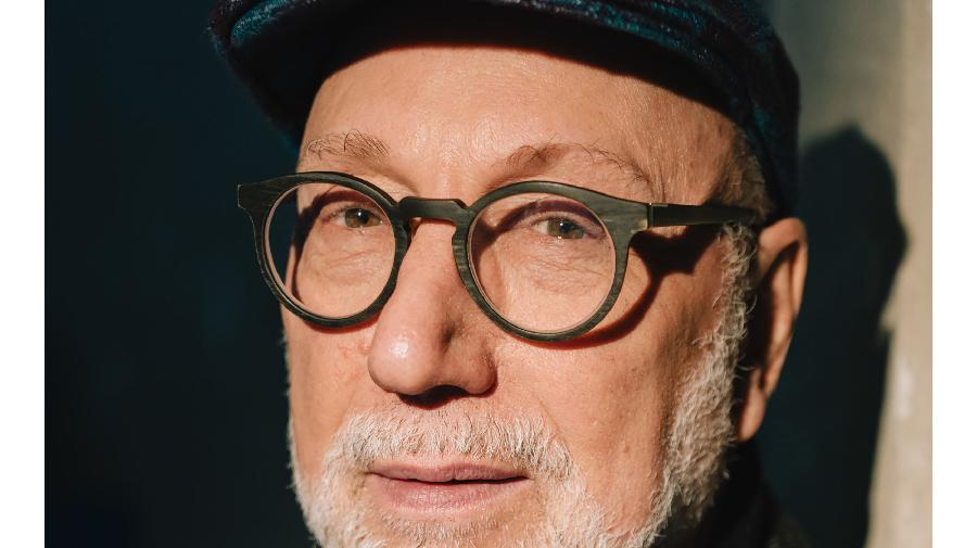 Portrait von Jürgen Kehrer mit Schirmmütze und Brille.