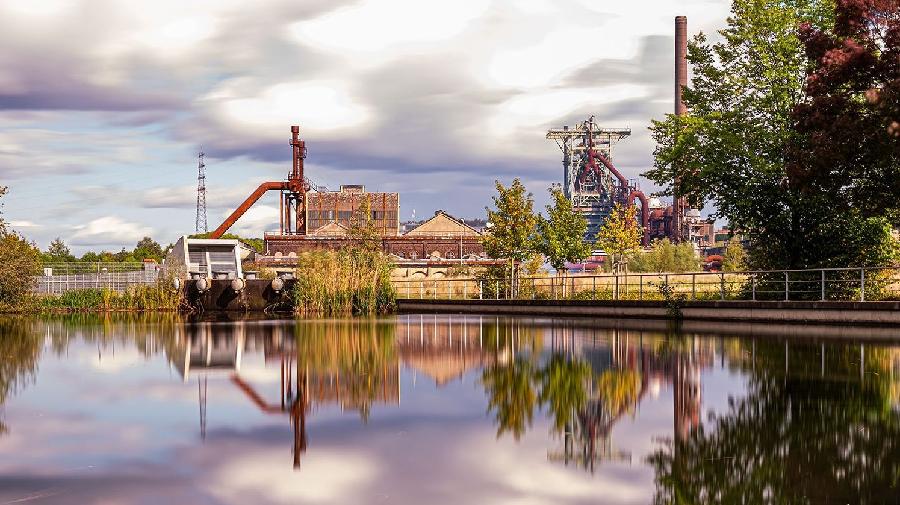 Vor der T¿r_H¿ttenteich 16x9.jpg