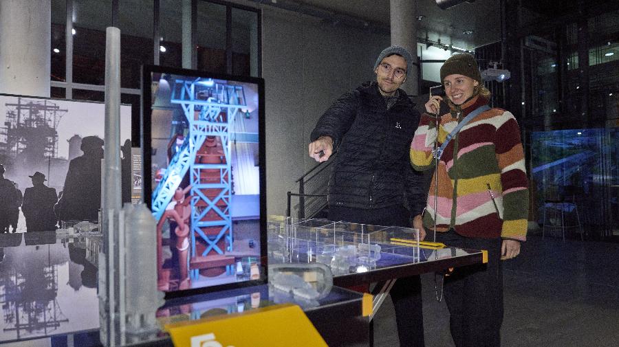 Ans Werk-004 16x9.jpg