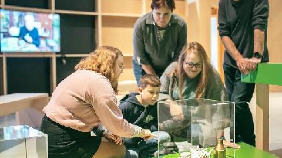 Menschen in der Sonderausstellung