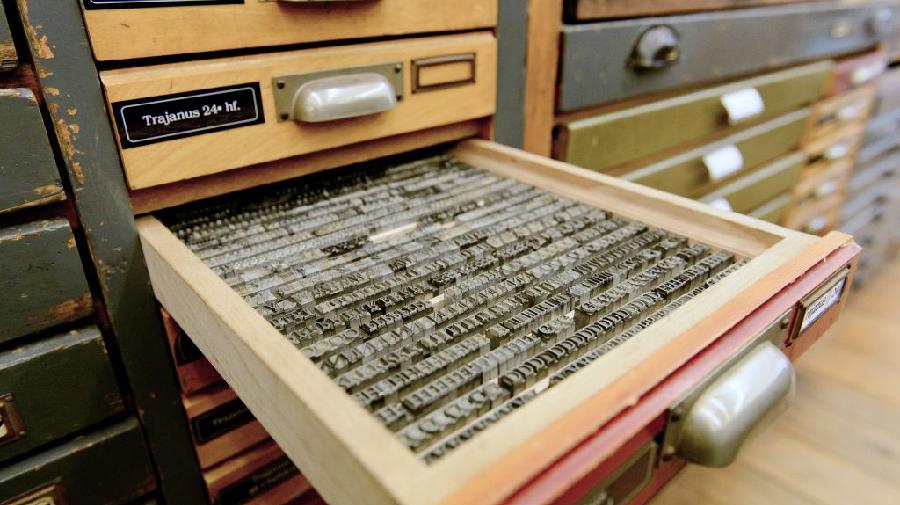 Ein Buchstabensatz in einer historischen Druckerei  