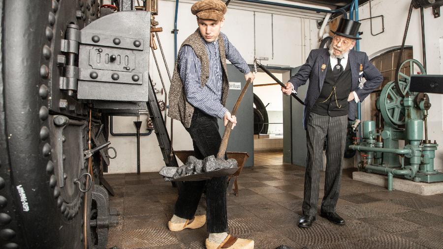 Living History_046 16x9.jpg