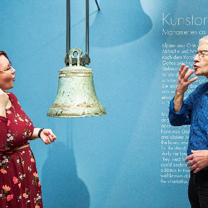 Öffentlicher Rundgang mit DGS Dolmetscher durch die Ausstellung Reiselustig
