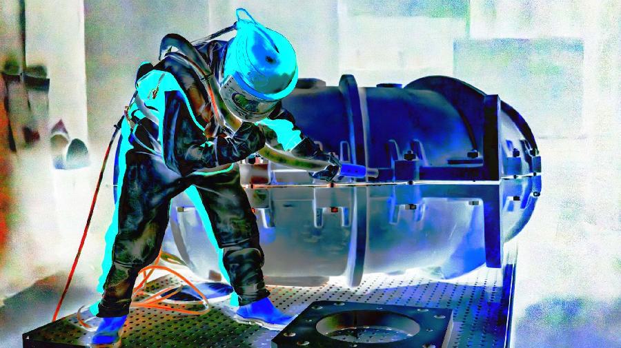 Nachtigall_Philip Pearce_InART-507_Z8A_7456_Strahlkabine_16x9.jpg