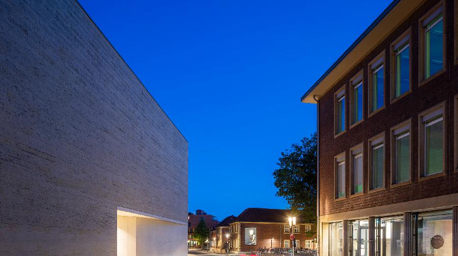 Die Pferdegasse bei Nacht