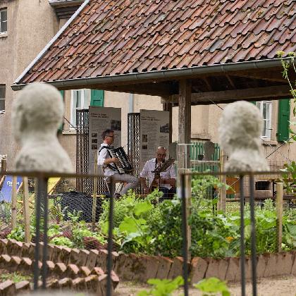 Nachbarschaftstreffen im Arbeitergarten