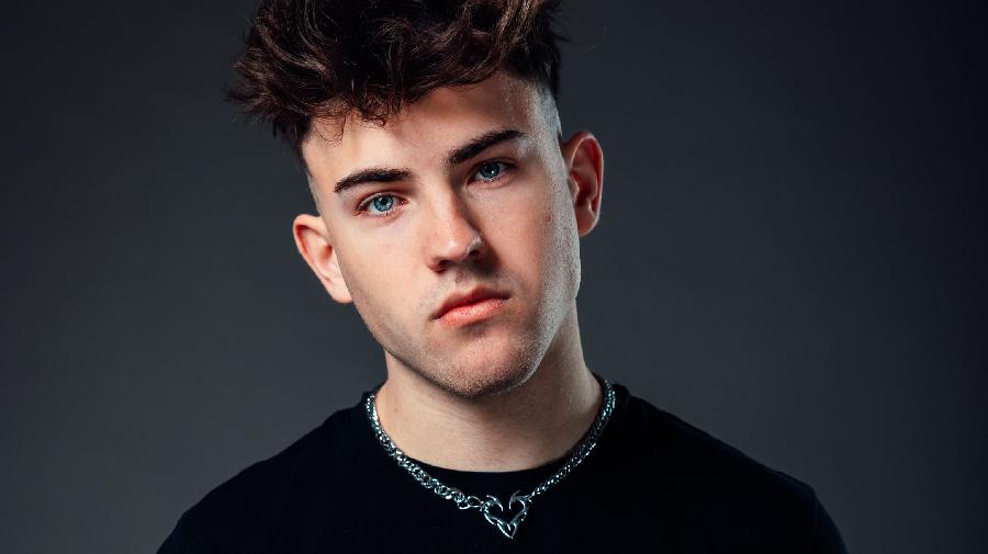 DJ TWO B.jpg