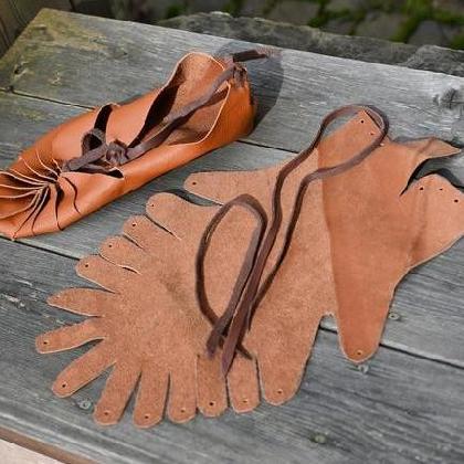 Auf Römersohlen - Bundschuhe aus Leder