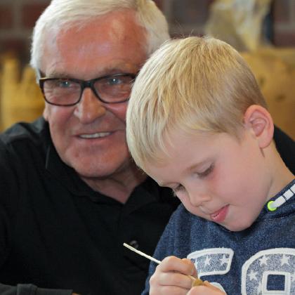 Oma, Opa, Enkel: Lebkuchenhäuser