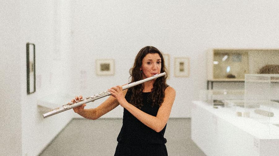Musikerin und Dramaturgin Pia Marei Hauser in der Sammlung