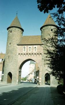 Altstadtt mit Lüdinghauser Tor, Teil der mittelalterlichen Stadtbefestigung und Wahrzeichen der Stadt, um 1960?