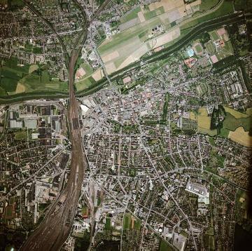 Hamm-Zentrum, Hauptbahnhof,  Datteln-Hamm-Kanal mit Hafen und nördlich davon die Lippe