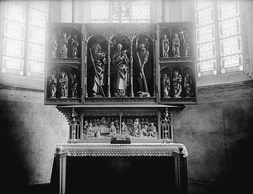 Flügelaltar mit Figurenschnitzereien (um 1520) in der evangelischen Pfarrkirche