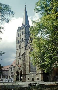 Ev. Münsterkirche: Südseite mit Krämerchor, ehem. Stiftskirche St. Marien und Pusinna, erbaut 1220-1270/80 - erste Großhallenkirche Westfalens