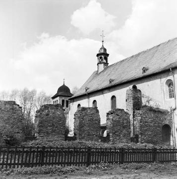 St. Nikolaus-Kirche in Arnsberg-Rumbeck, erbaut Anfang 13. Jh, Kirche des ehemaligen Prämonstratenserinnenklosters Rumbeck (um 1190 bis 1806), Mescheder Straße 79