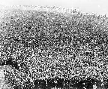 Nationalsozialistische Massenkundgebung auf dem "Reichserntedankfest", gefeiert 1933-1937 auf dem Bückeberg: