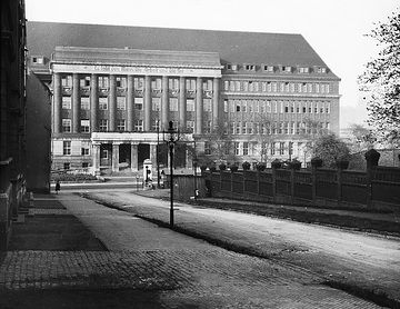 Dortmund: Verwaltungsgebäude der Vereinigten Stahlwerke AG