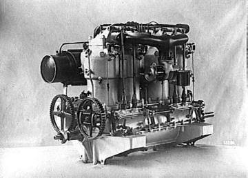Vier-Zylinder-Viertakt-Motor, für die Luftfahrt entwickelt von Gottlieb Daimler (1834-1900)
