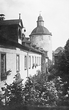 Seitenansicht des Unteren Schlosses mit Blick auf den "dicken Turm", Ansicht um 1930?
