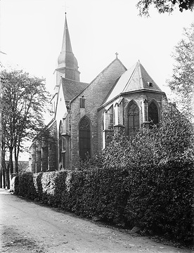 Kirche im Bereich Beckum, Name und Standort unbezeichnet, um 1920?