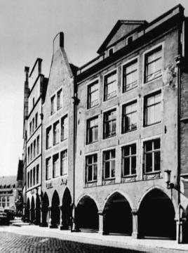 Geschäftshaus Hüsing am Roggenmarkt 4 nach dem Wiederaufbau
