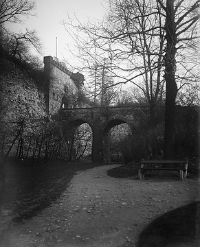 Burg Sparrenberg, Burggraben und Brücke, um 1940?
