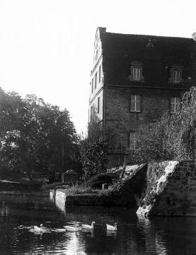 Schloss Borlinghausen, Teilansicht mit Gräfte