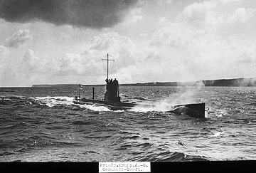 Kriegsjahr 1914: Das deutsche U-Boot "U 9" auf Manöverfahrt