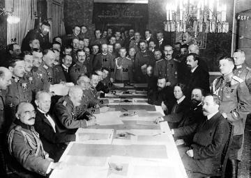 Der Erste Weltkrieg: Unterzeichnung des Waffenstillstandes am 3. März 1918 im russischen Brest-Litowsk