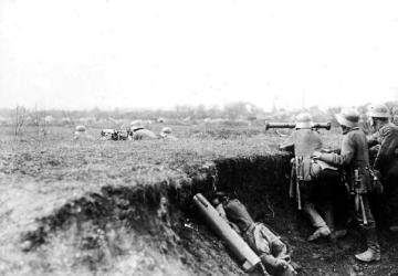 Kriegsschauplatz Frankreich 1917: Deutsche Maschinengewehrstellung vor Saint-Quentin