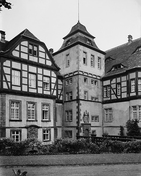 Ehem. Damenstift Neuenheerse (868-1810): Abteigebäude, um 1930?, später Nutzung als Gymnasium