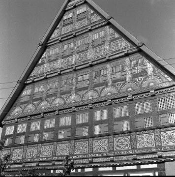 Reich verzierter Fachwerkgiebel von 1632 in der Winkelstraße